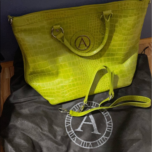 AUSLINI CANADIAN GREEN LEATHER SHOULDER BAG - Picture 1 of 7